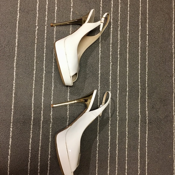 Jimmy Choo! Patent Leather! White and Gold! - Picture 6 of 7